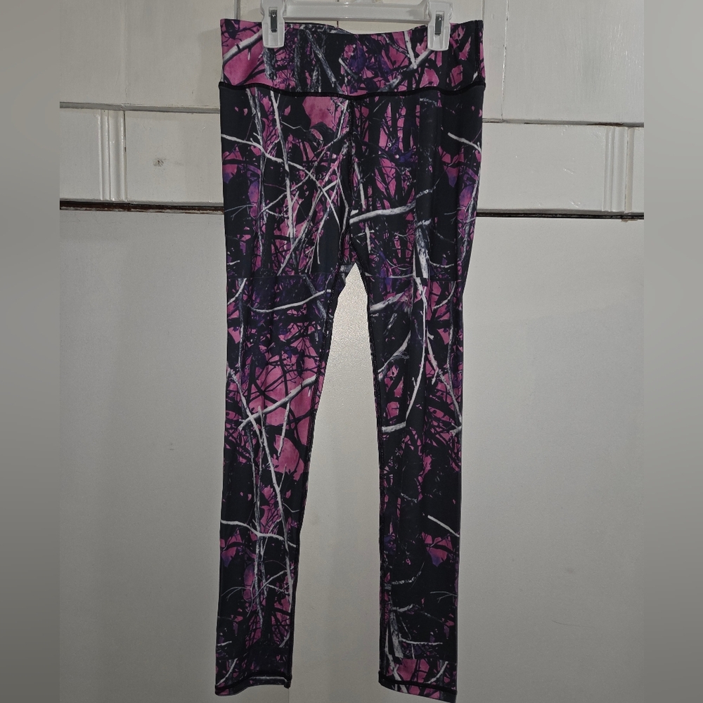Moonshine Camo Muddy Girl Pink Leggings Small